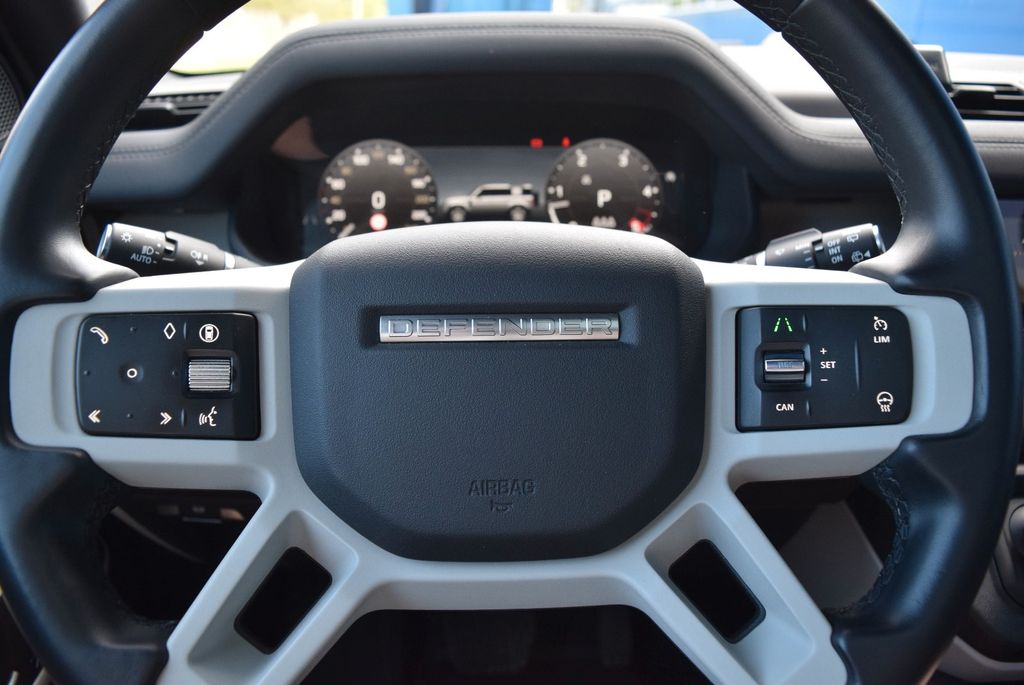 LAND-ROVER Defender 2024