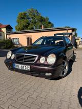 Mercedes-Benz Mercedes E200 T Kompressor Avantgarde Lede... - gebrauchte Mercedes-Benz E 200 aus dem Jahr 2002
