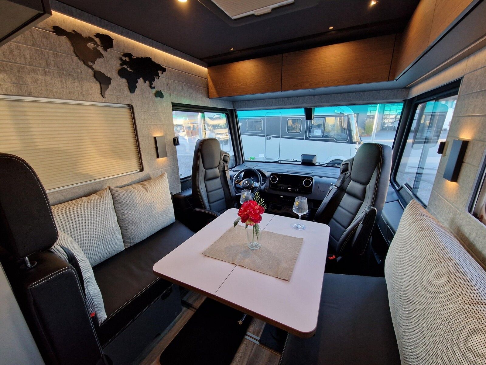 Fahrzeugabbildung Niesmann + Bischoff Arto 78 Verfügbar ab November 2025