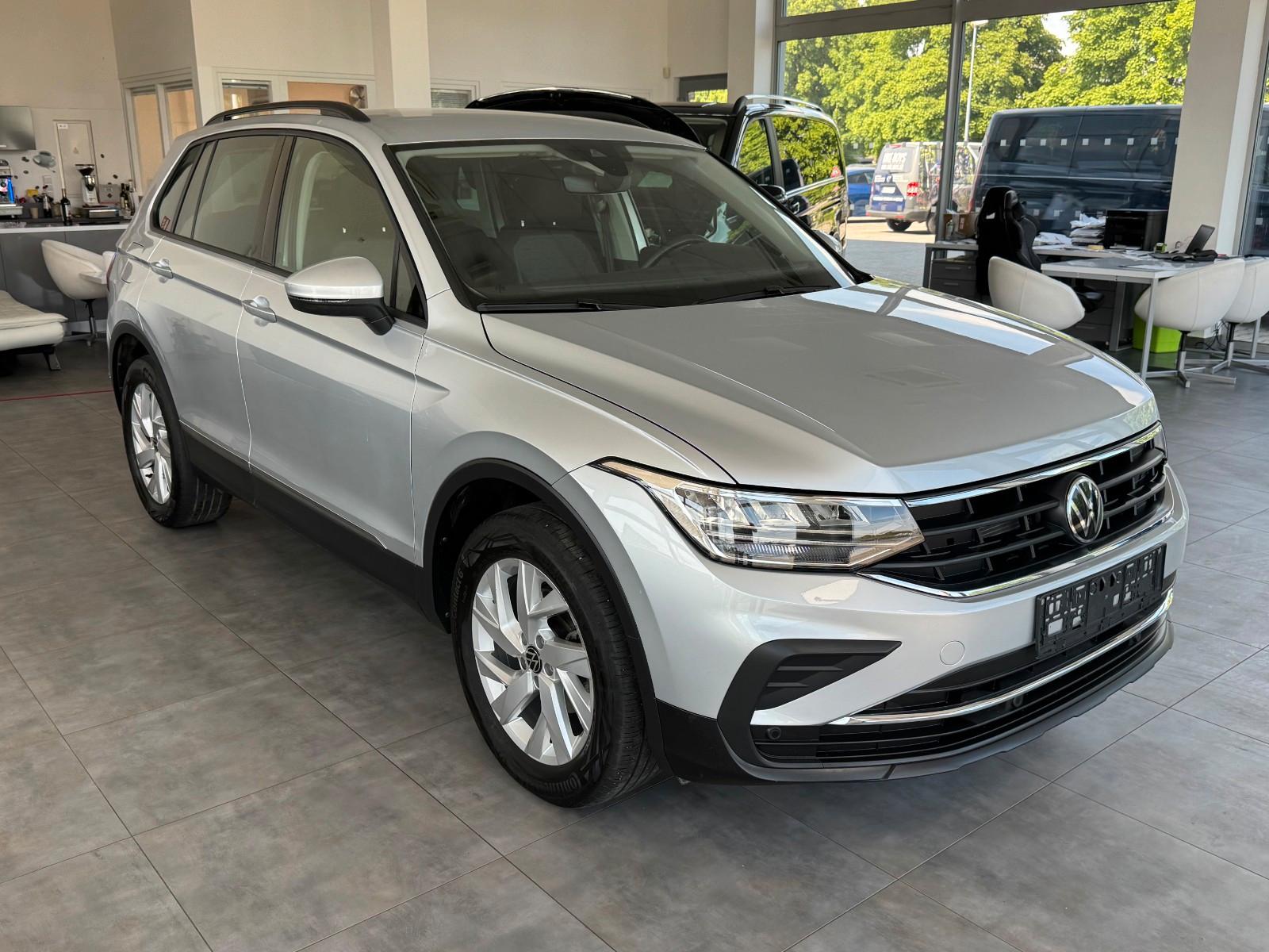 Volkswagen Tiguan 2.0TDI DSG Life 4 Motion*AHK*NAV*LED*ACC*