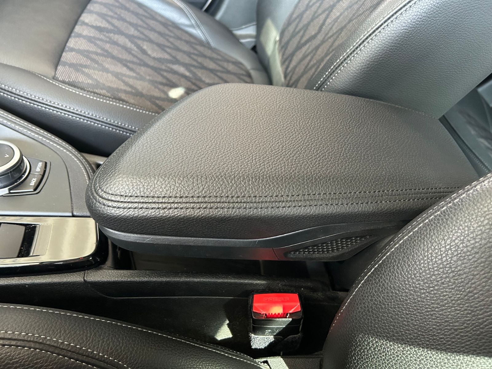 Fahrzeugabbildung BMW X1 sDrive 20 i xLine MEMO LED NAV RFK SHZ 18"
