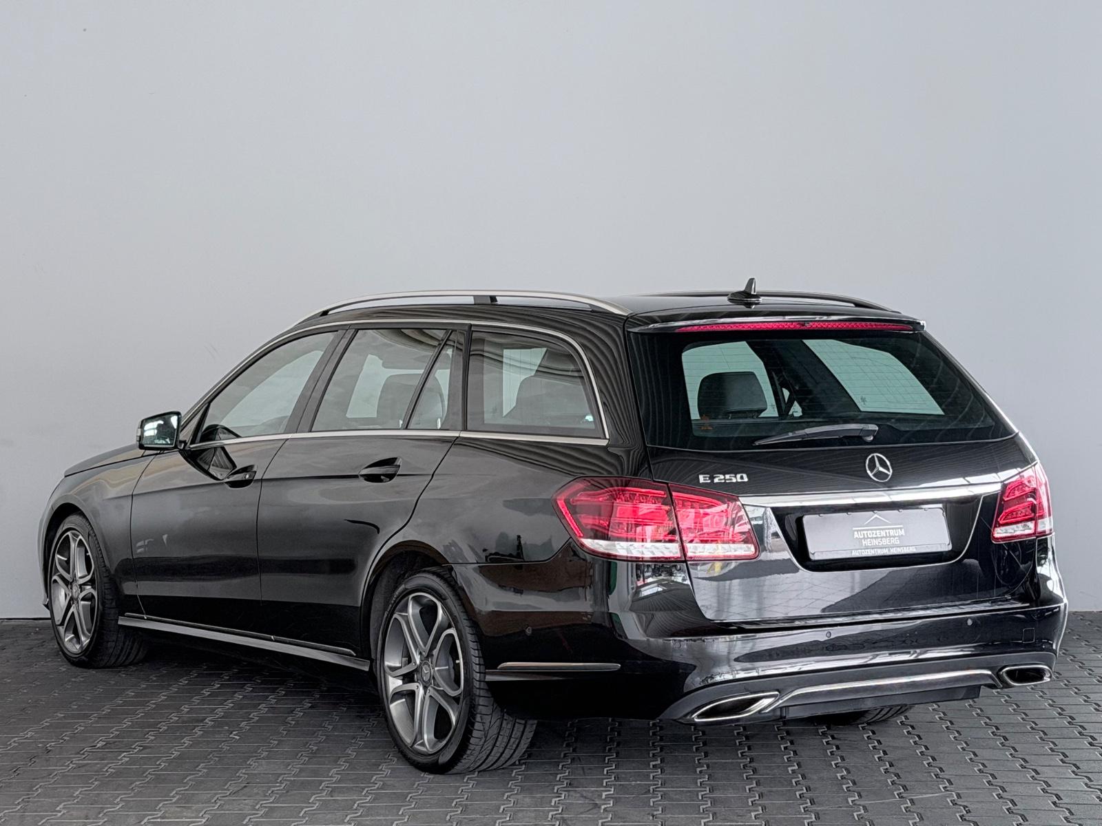 Mercedes-Benz E 250 T Avantgarde LED|ACC|Totwinkel|AHK
