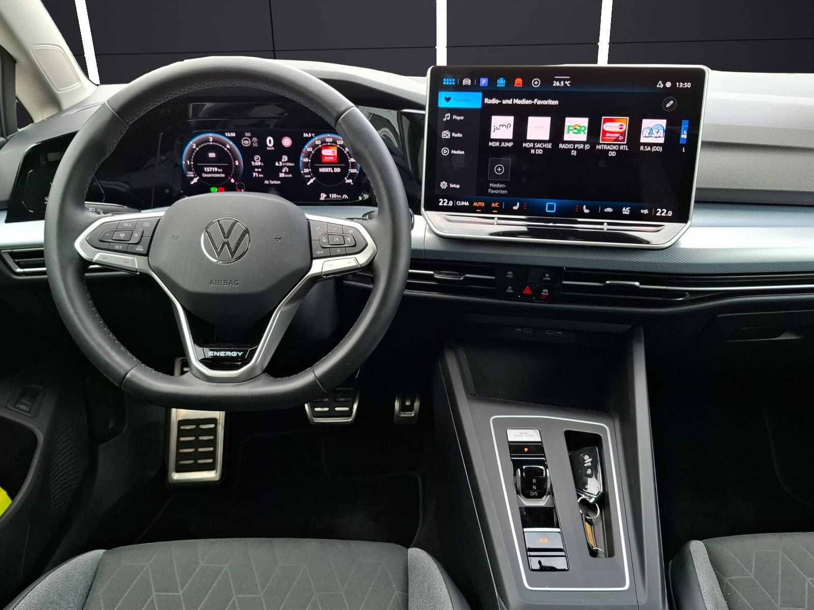 Fahrzeugabbildung Volkswagen Golf VIII Variant TDI Energy DSG LED AHK Navi AC