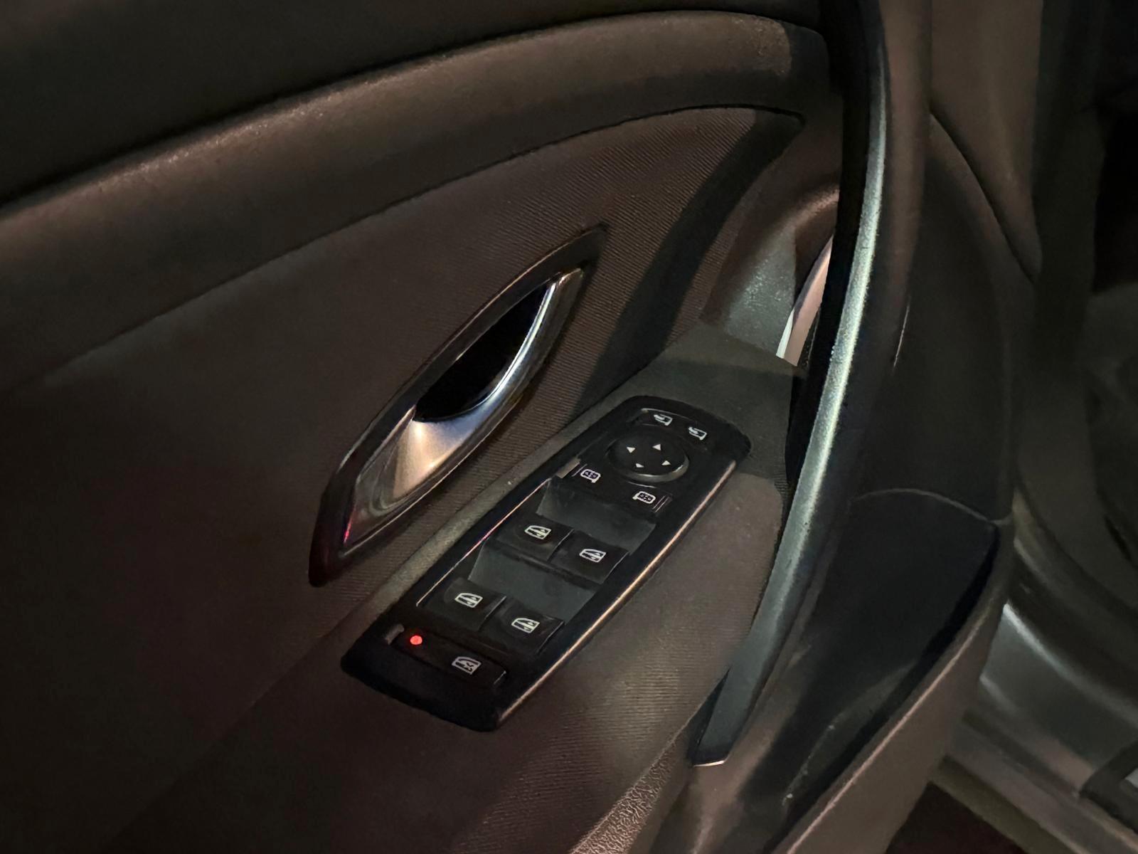 Renault Megane 2011 — photo 14
