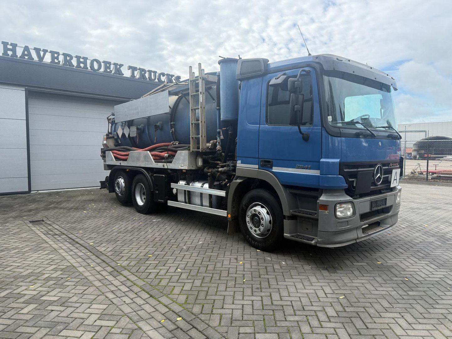 Mercedes-Benz Actros 2541 | 13,000L sewer cleaner | Wittig vac