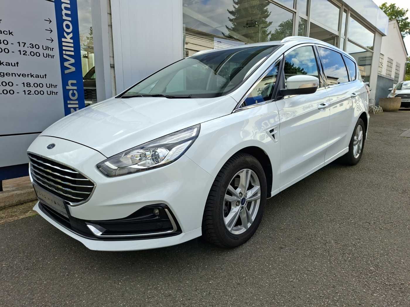 Ford S-MAX Titanium Hybrid AHK Navi WiPa