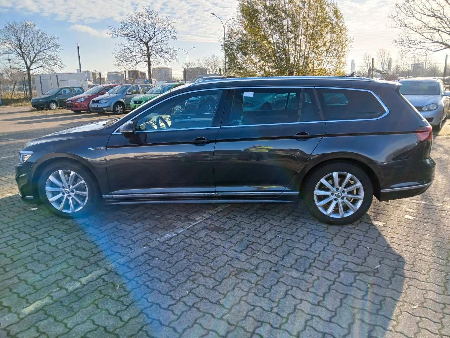 Volkswagen Passat Variant 2,0TSi Elegance 4Motion R-Line