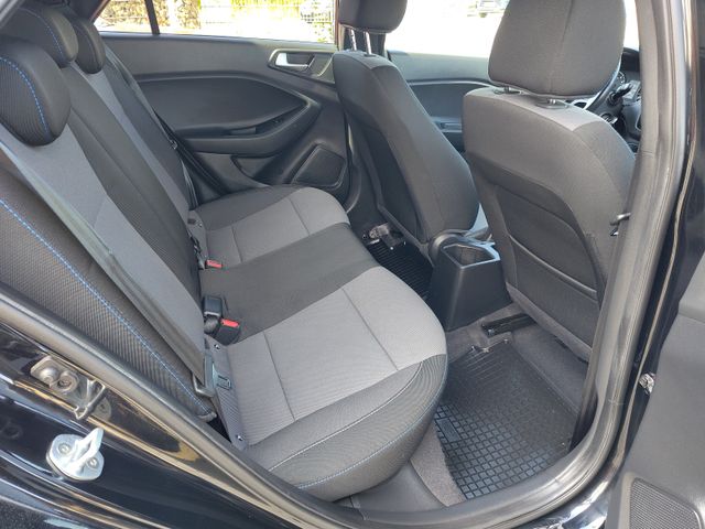 Hyundai i20 Sport Klima Sitz- und Lenkradheizung