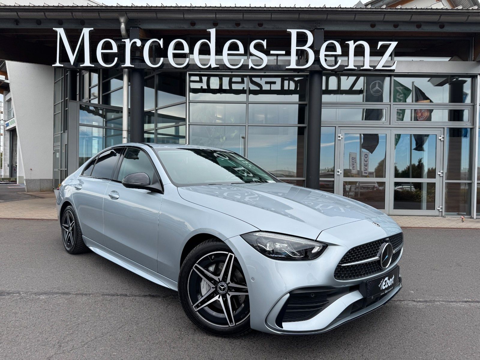 Fahrzeugabbildung Mercedes-Benz C 220 d AMG Distr+Burm+S-Dach+Ambiente