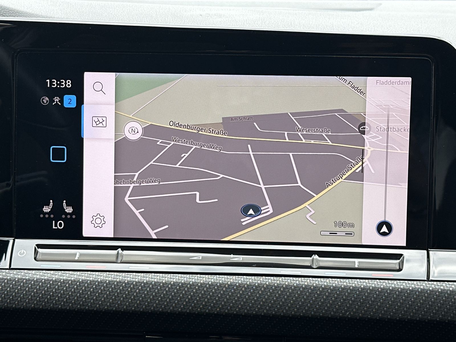 Fahrzeugabbildung Volkswagen Golf 2.0 TDI DSG R-Line NAV+LED+PANO+SHZ+V-COCK