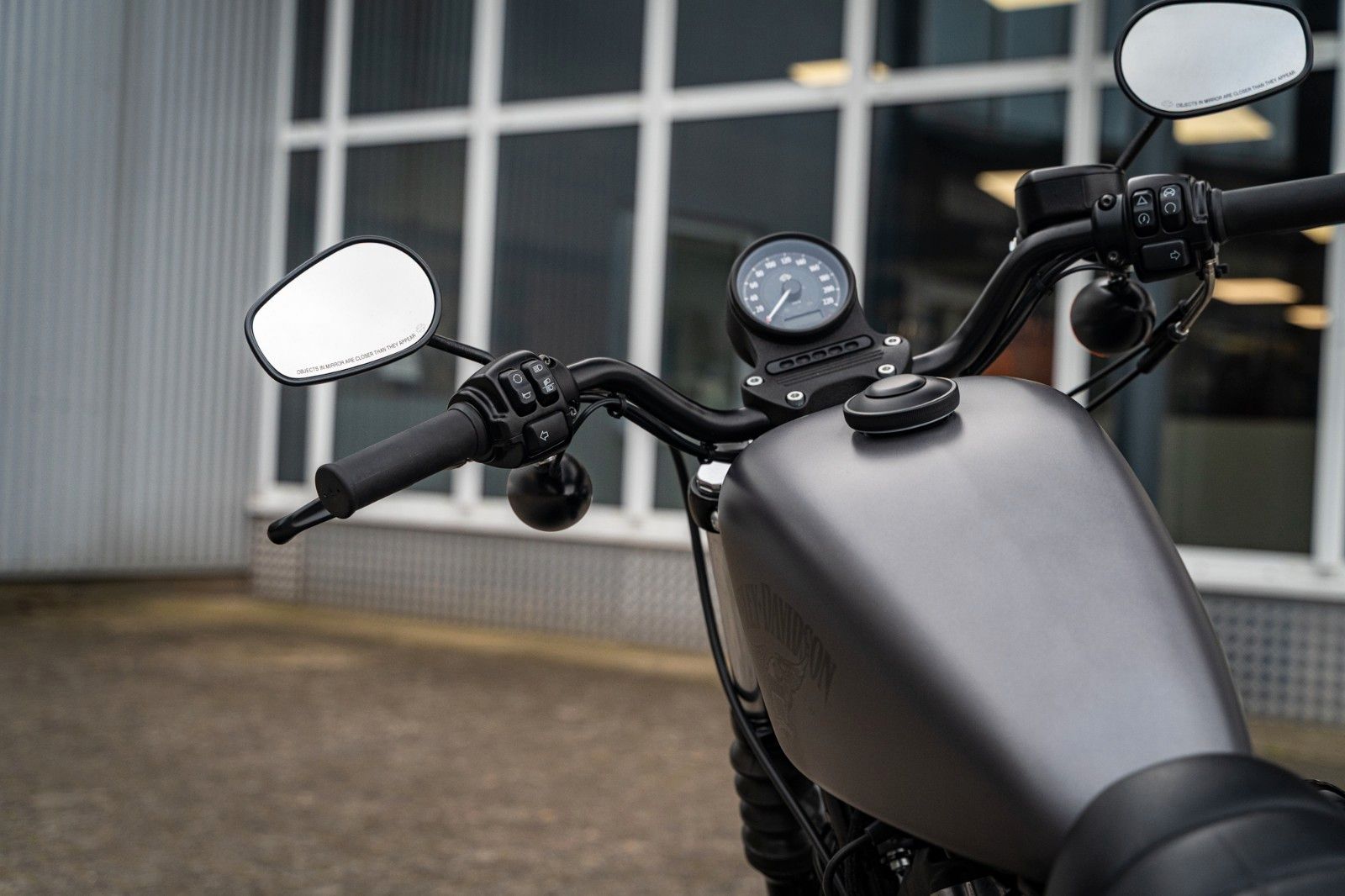 Fahrzeugabbildung Harley-Davidson XL883N - Iron