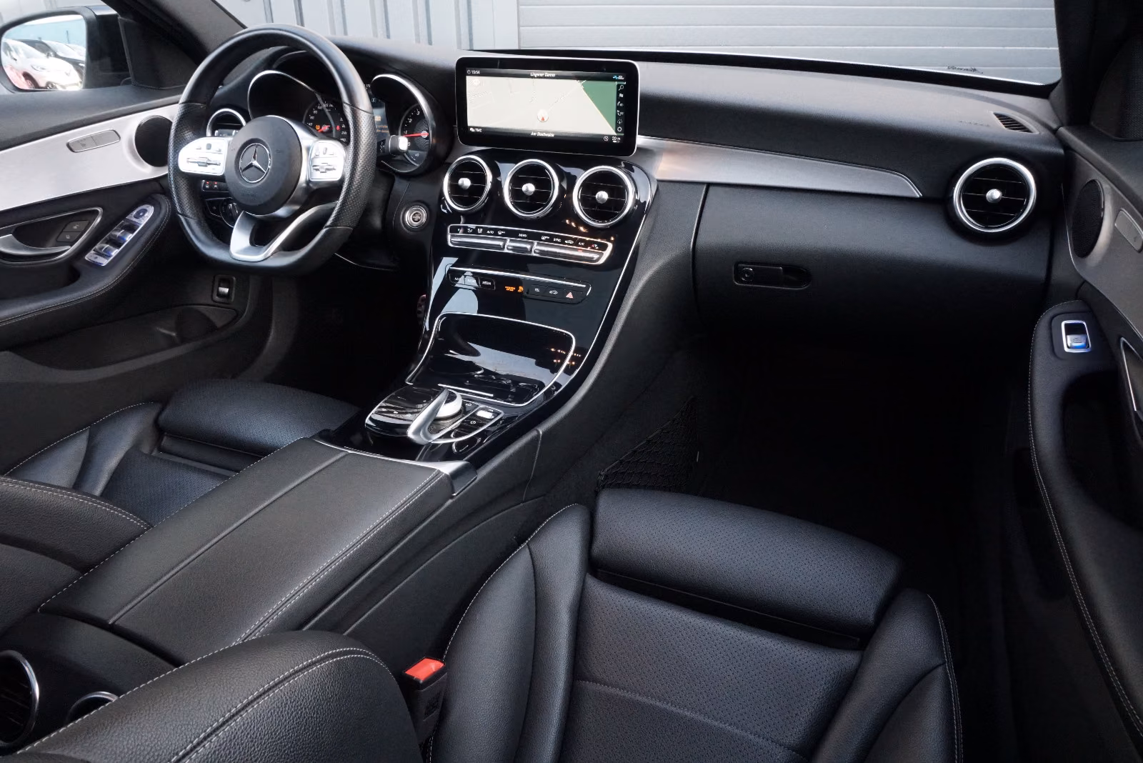 Mercedes-Benz C 300T AMG Multib RFK PANO SHZ NAV Ambiente ACC