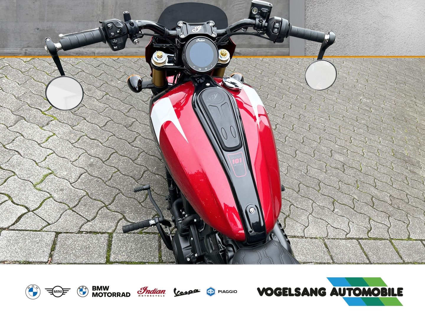 Fahrzeugabbildung Indian Scout 101 , mit Klappenauspuffanlage, Navigation