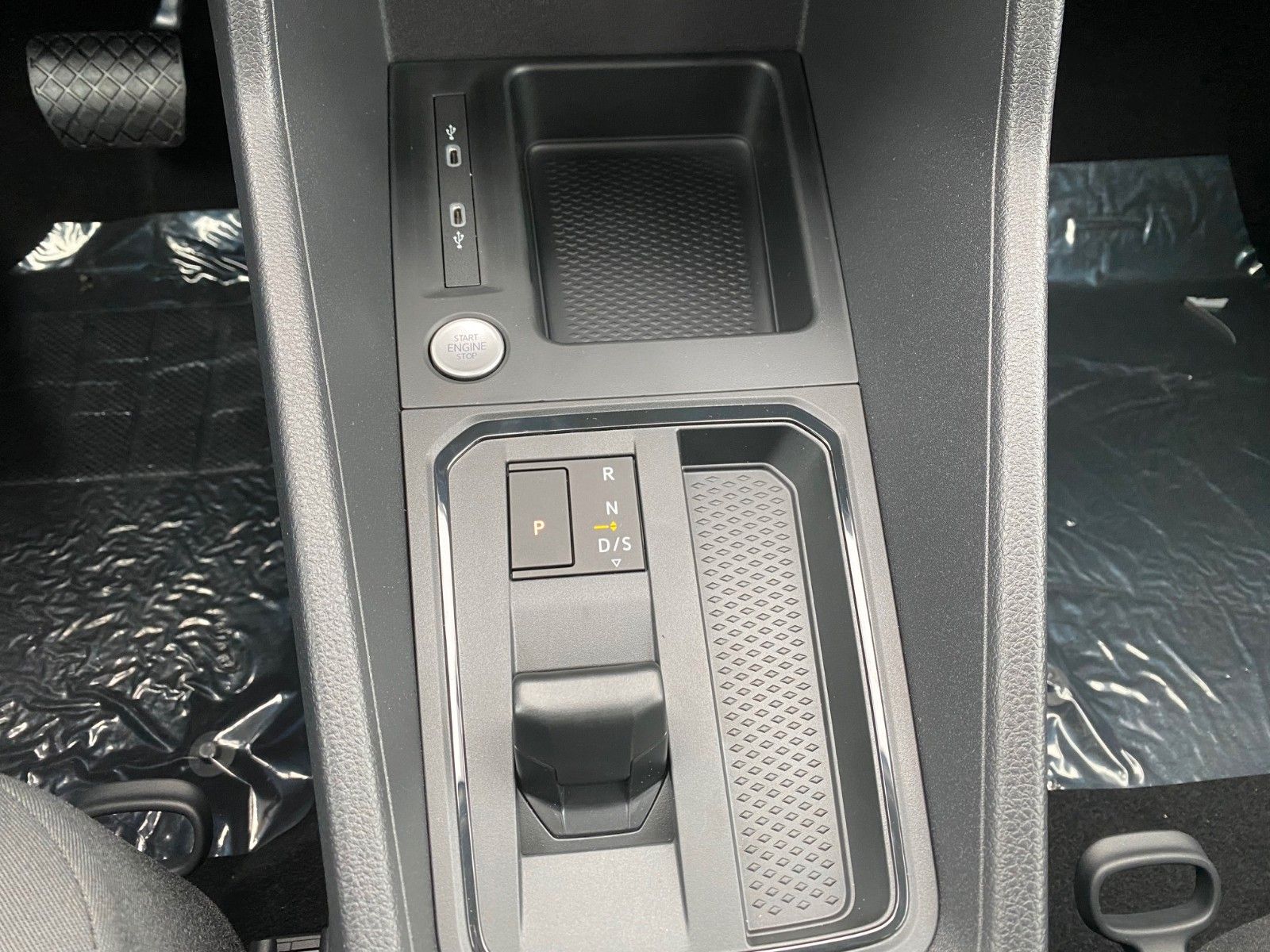 Fahrzeugabbildung Volkswagen Caddy 2.0 TDI DSG Kombi+App+KAMERA+PDC+TEMPOMAT+