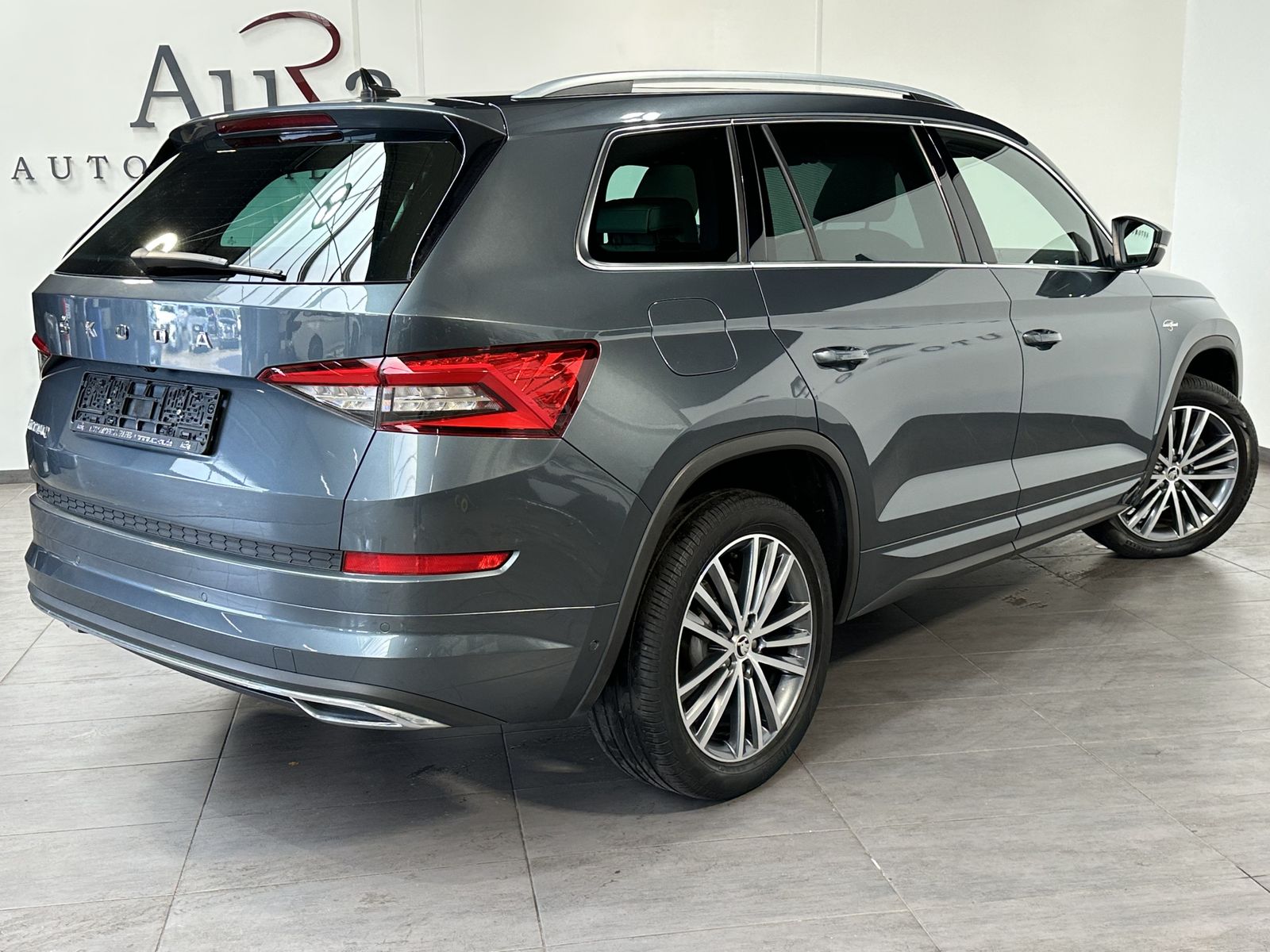 Fahrzeugabbildung SKODA Kodiaq 2.0 TDI DSG L&K 7-Sitzer NAV+LED+AHK+PANO
