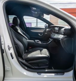 Fahrzeugabbildung Mercedes-Benz E220d T 9G-Tronic"Amg Line"Burmester|SOFTC.|360°