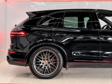 Porsche Cayenne - 6