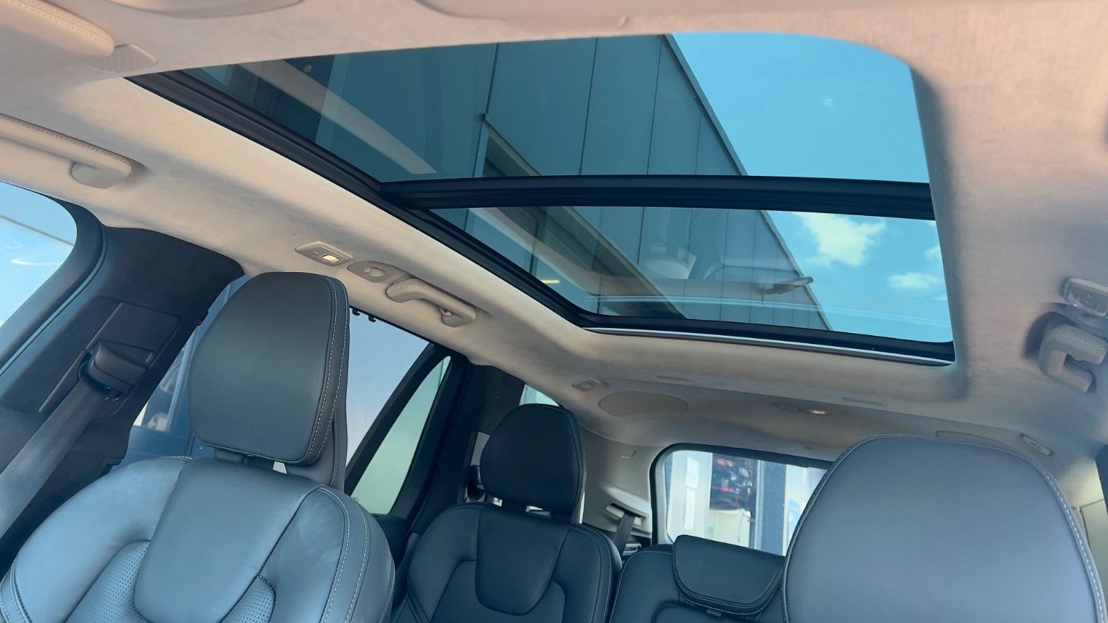 Fahrzeugabbildung Volvo XC90 B5 D AWD Ultimate Dark*B&W*HUD*LUFT*AHK*ACC