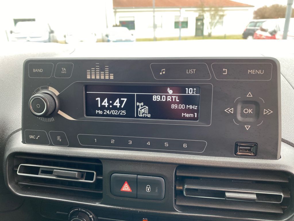 Fahrzeugabbildung Citroën Berlingo M PureTech 110 LIVE *Einparkhilfe*