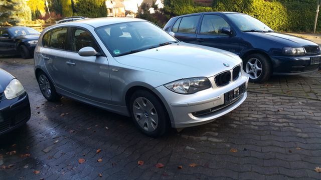 BMW 116i,2 Hand,Schekheft,Tüv Neu