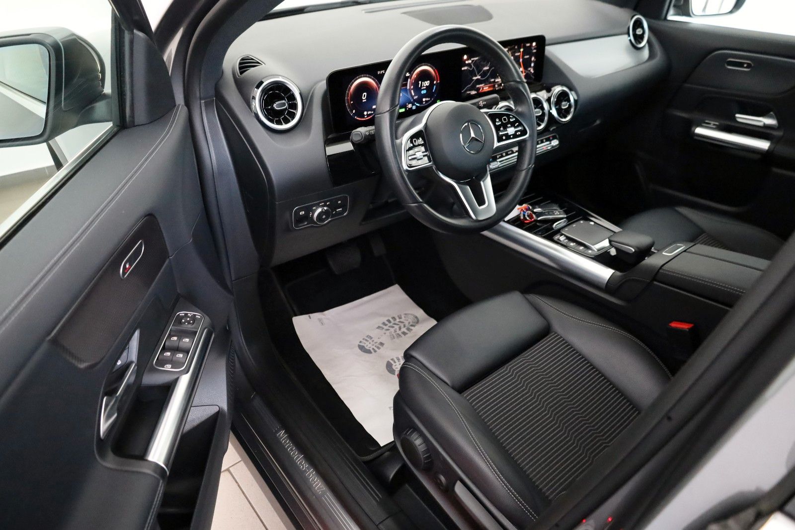 Fahrzeugabbildung Mercedes-Benz GLA 250 e Progressive,Navi,LED,SH,Kamera,Panoram