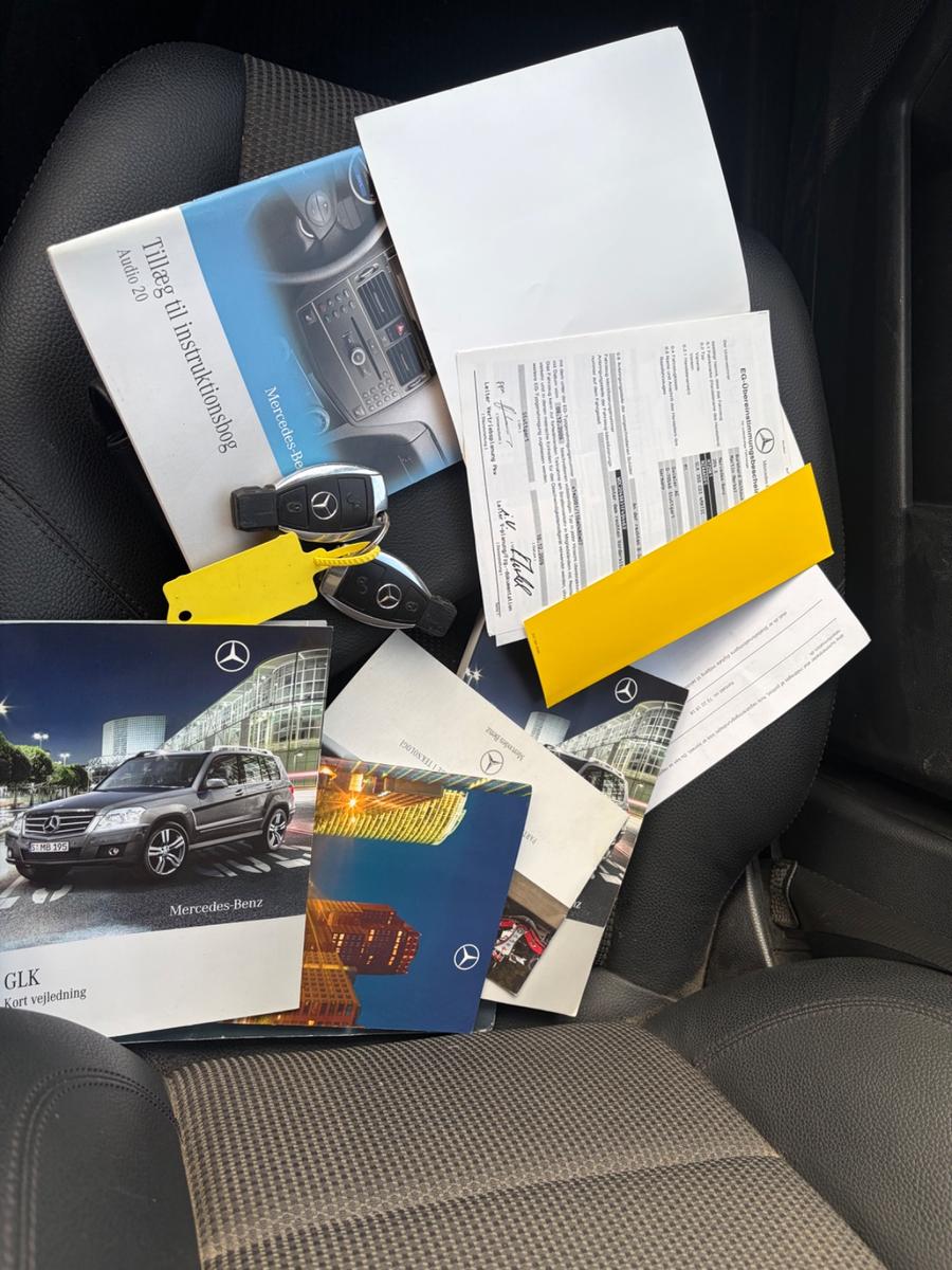 Mercedes-Benz GLK350 2010 — photo 10