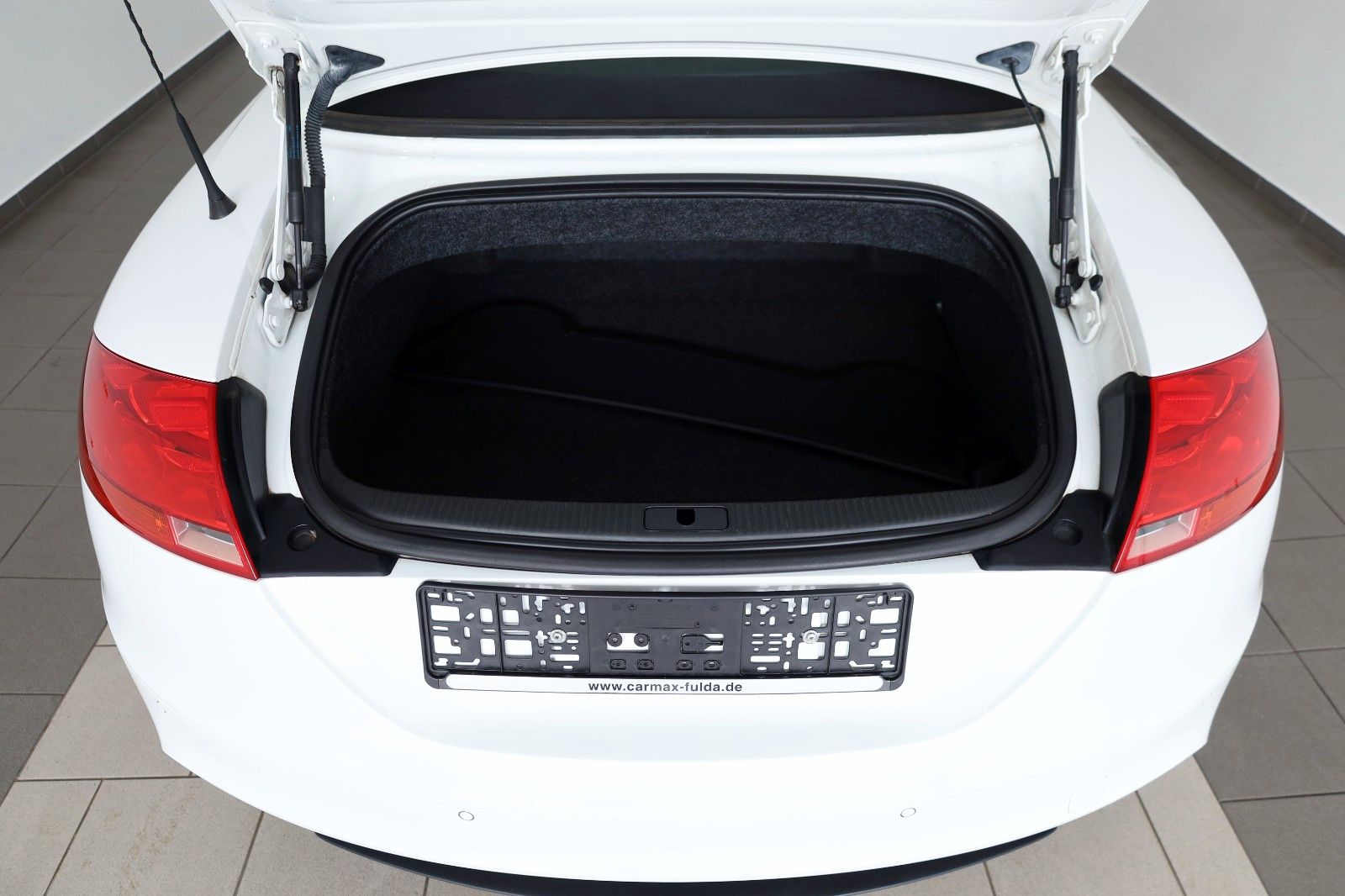 Fahrzeugabbildung Audi TT 2.0 TFSI Roadster Leder,Navi,Xenon,SH,SR+WR