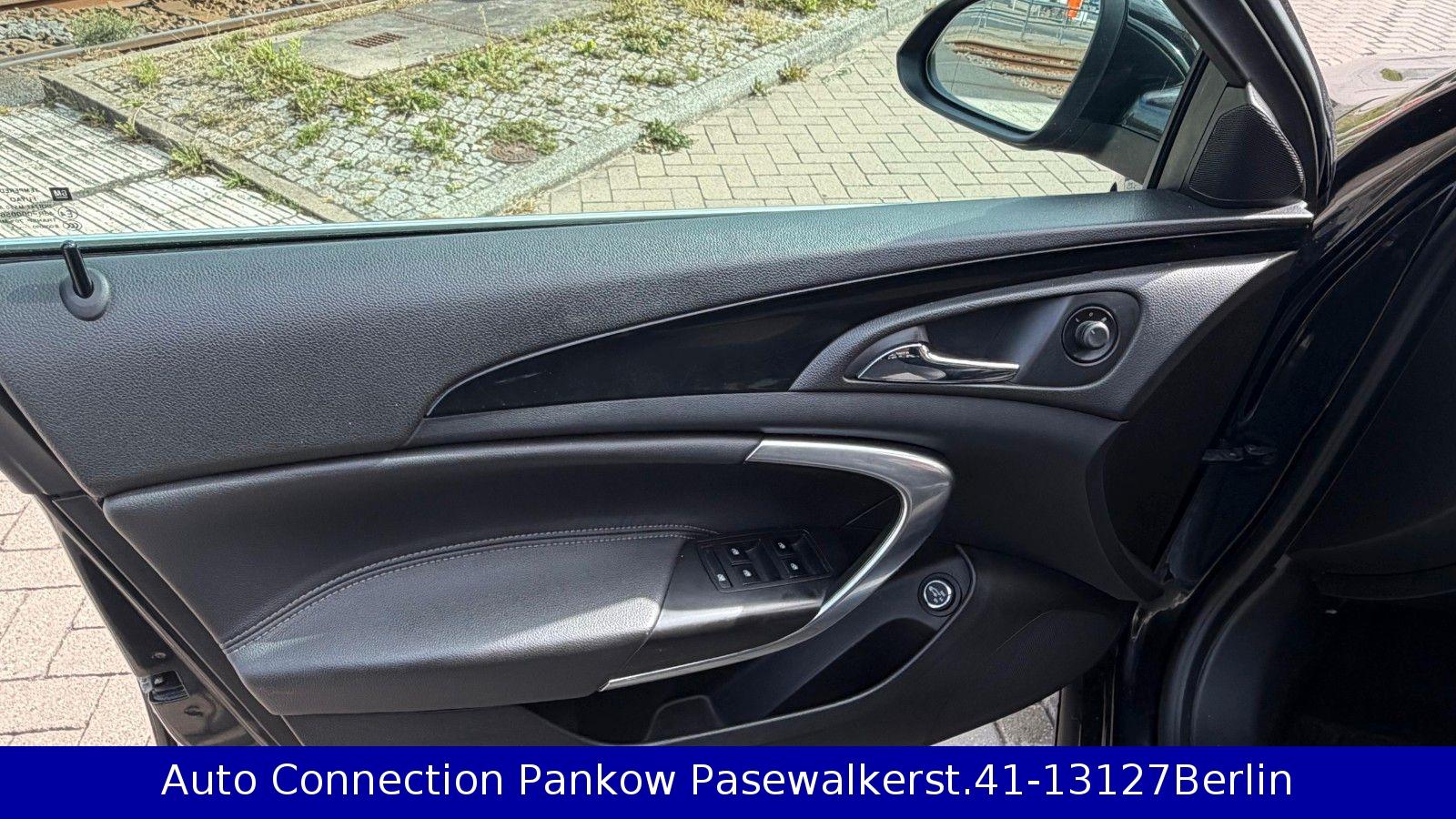 Opel Insignia 2011 — photo 23