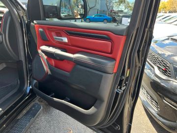 Dodge RAM Rebel 1500 4x4 Crew Cab unfallfrei