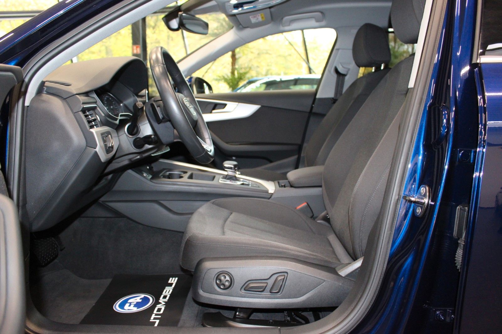 Fahrzeugabbildung Audi A4 40 TDI S tronic  Avant*Kamera*Navi*Ambiente.