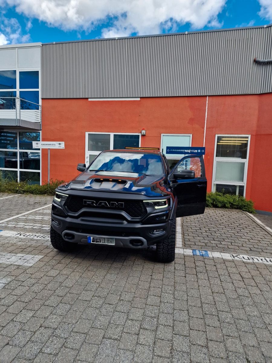 Fahrzeugabbildung Dodge RAM 1500 TRX 6.2 V8 *KOMPR."V-Max"24 Zoll*Bügel
