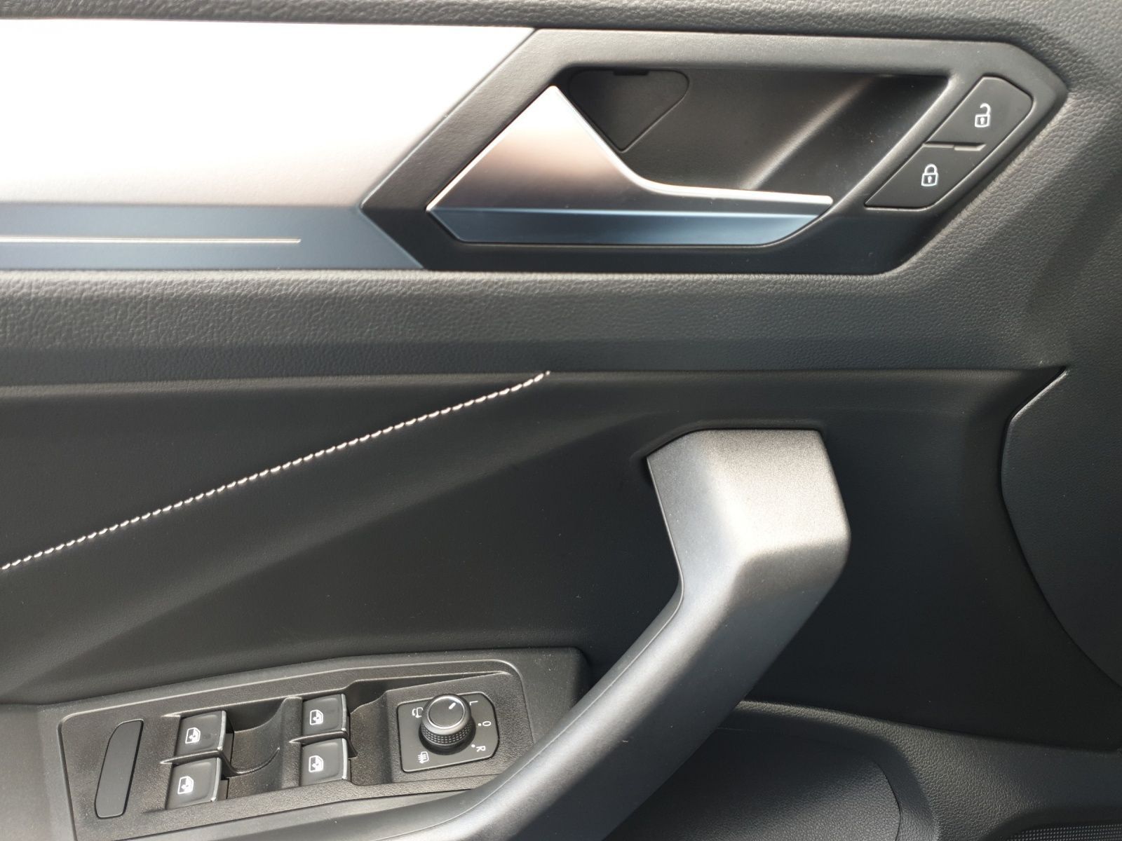 Volkswagen T-Roc - Bild 9