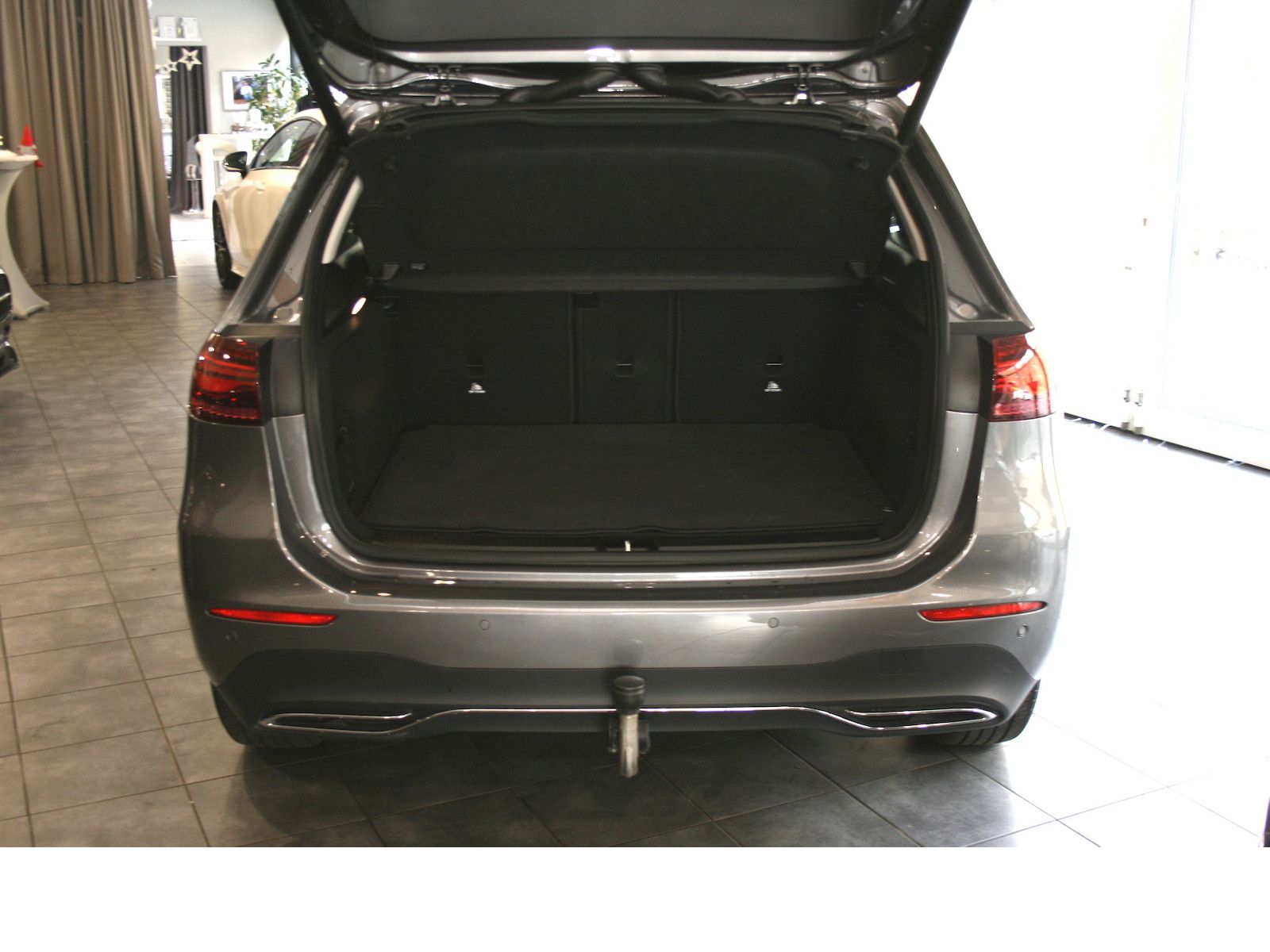 Fahrzeugabbildung Mercedes-Benz B 180 d Progres. Advanced *AHK*Winter-Paket*LED*