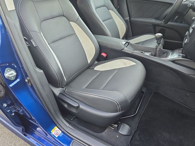 Avensis 1.8 Edition TS Leder*Pano*LED