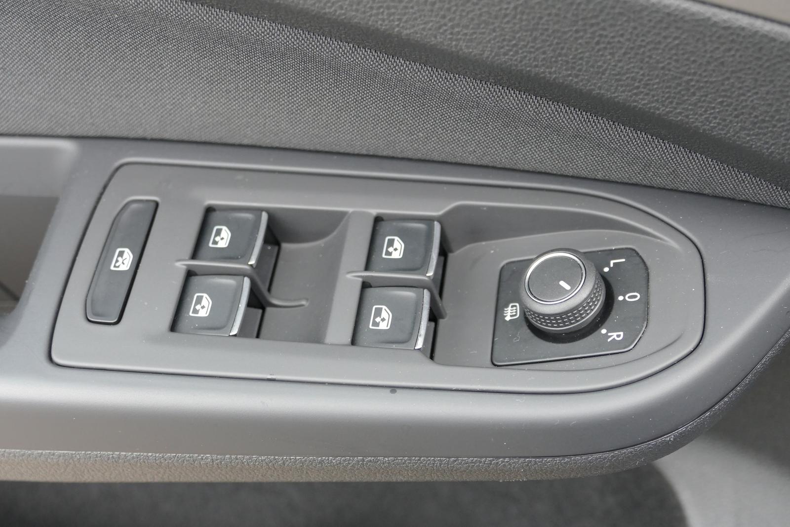 Volkswagen Golf VIII Variant 2.0 TDI Life DSG LED Navi ACC, миниатюра 19
