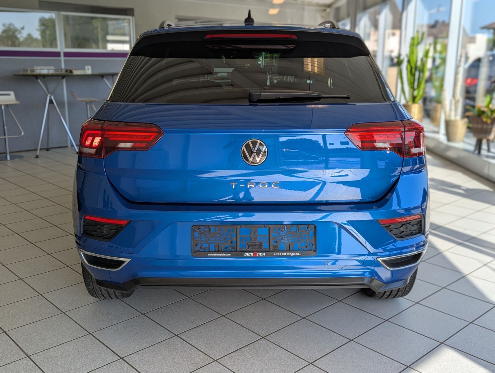 Fahrzeugabbildung Volkswagen T-Roc 1.5 TSI DSG 2x R-Line Sport Pano AID LED