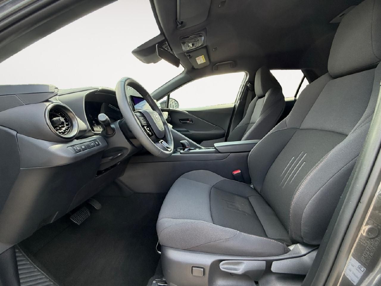 Fahrzeugabbildung Toyota C-HR Hybrid FWD Teamplayer