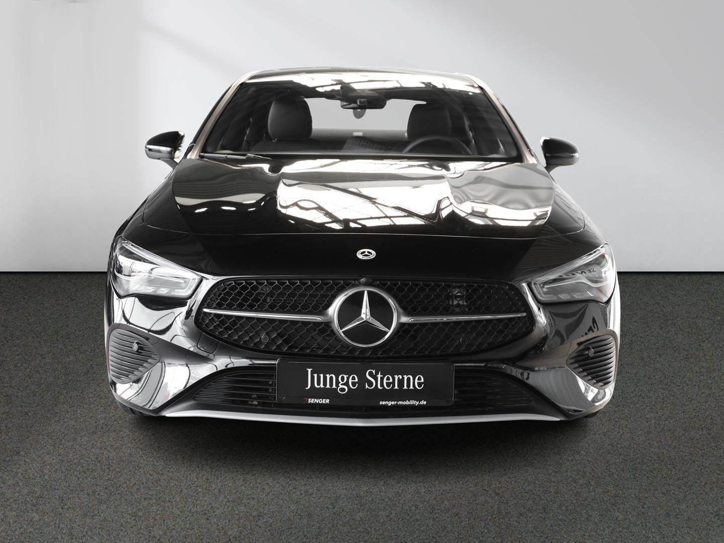 Mercedes-Benz CLA 200 Rückfahrkamera Sitzheizung MBUX LED