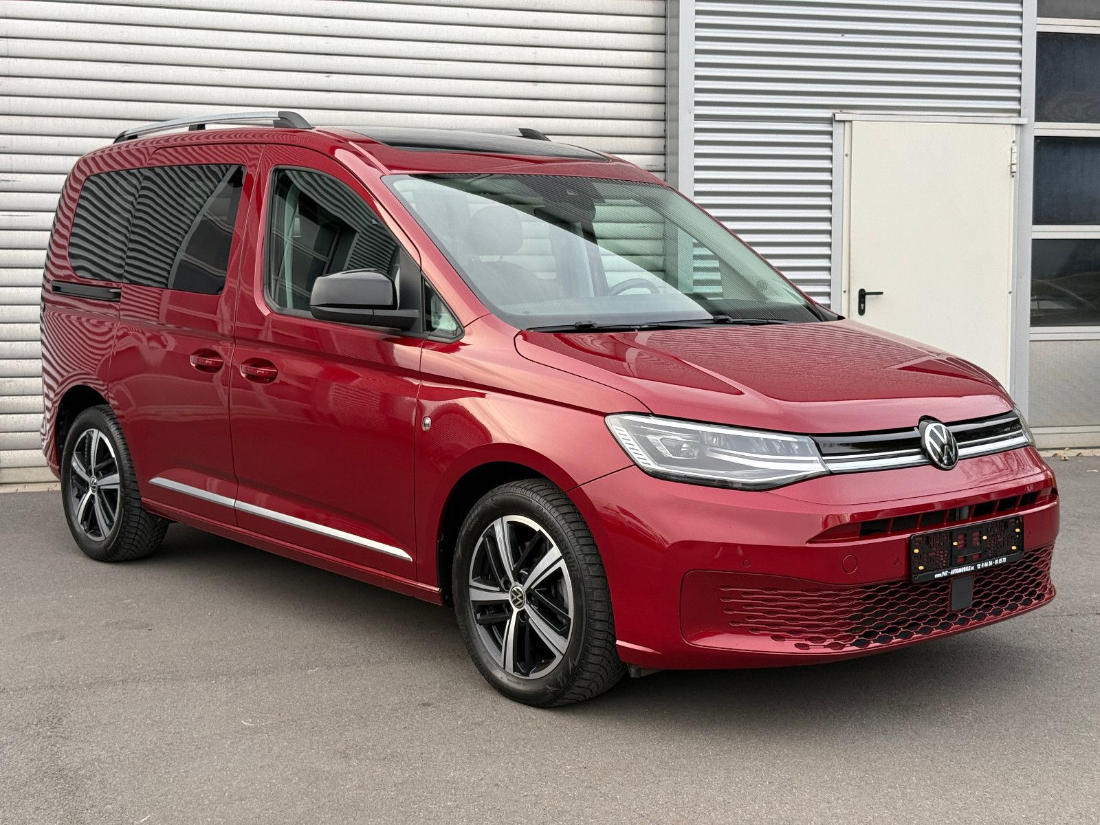 Fahrzeugabbildung Volkswagen Caddy Style TDI DSG ACC AHK Navi LED Pano Sthz