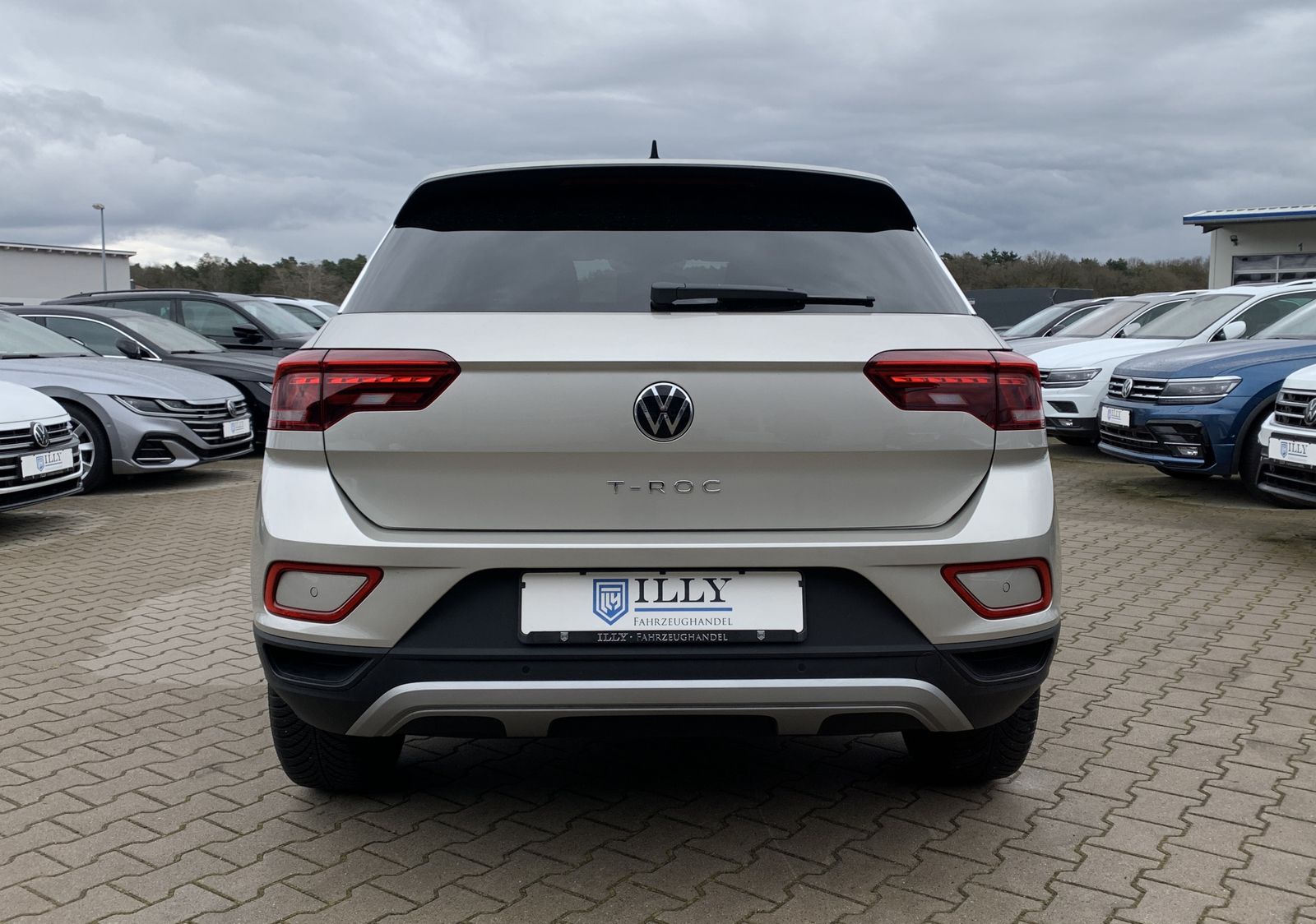 Fahrzeugabbildung Volkswagen T-Roc 1.5 TSI*Move*LED*ACC*AHK*STHZ*Cam*