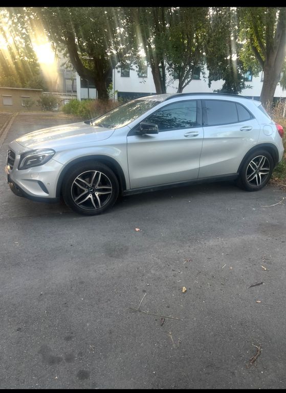 Image of Mercedes-Benz GLA 200