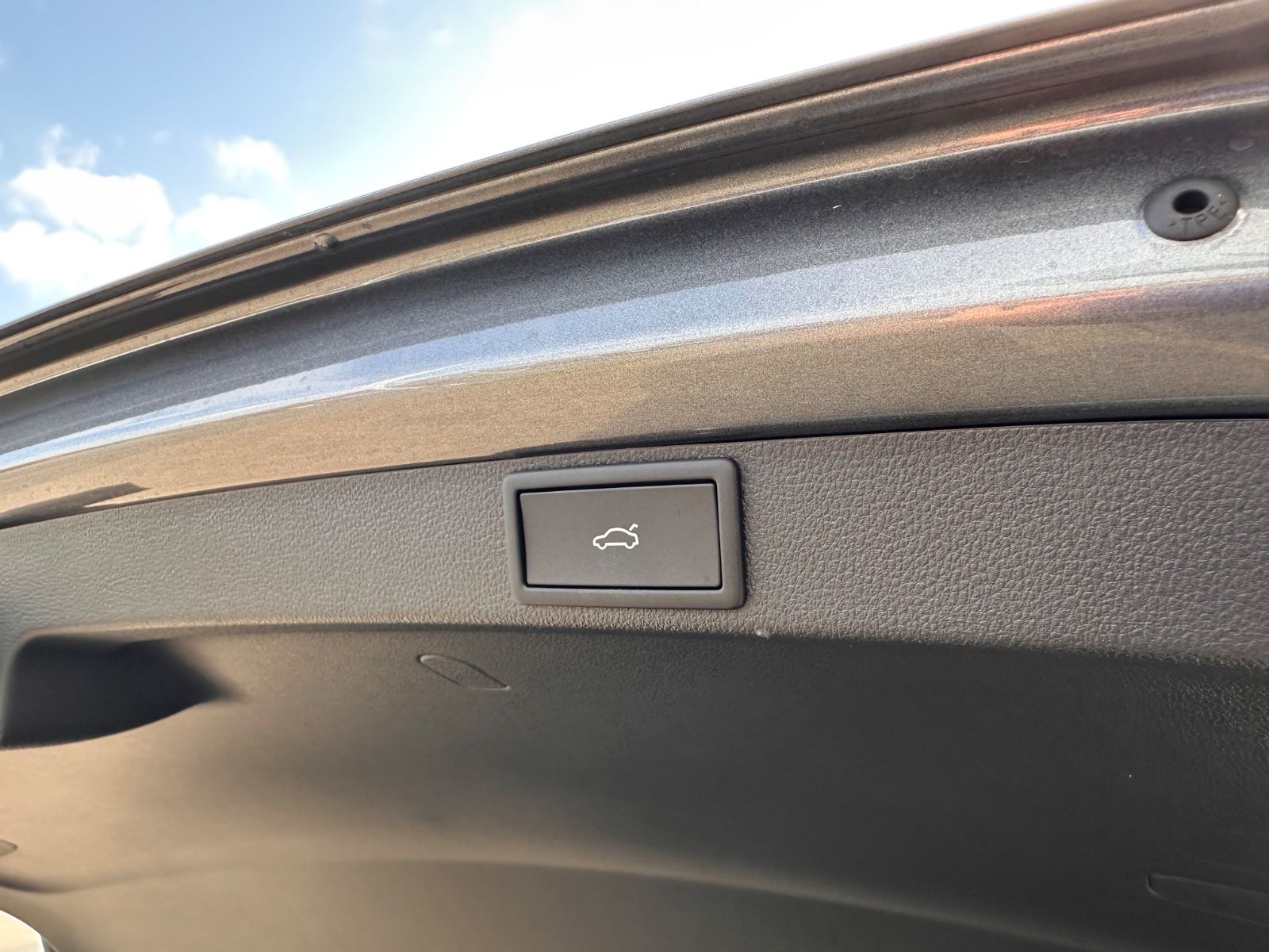 Fahrzeugabbildung SKODA Octavia Combi RS 2.0 TSI Matrix/Pano/Navi/ACC