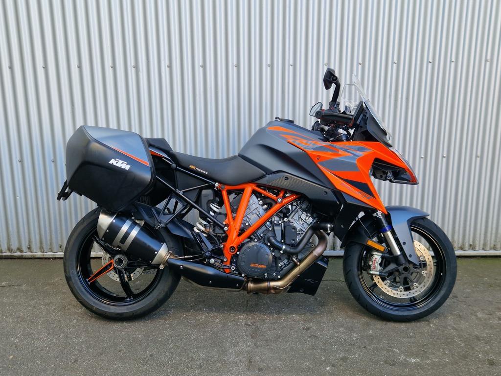KTM 1290 SUPER DUKE GT 2022 1. Hand mit Koffern