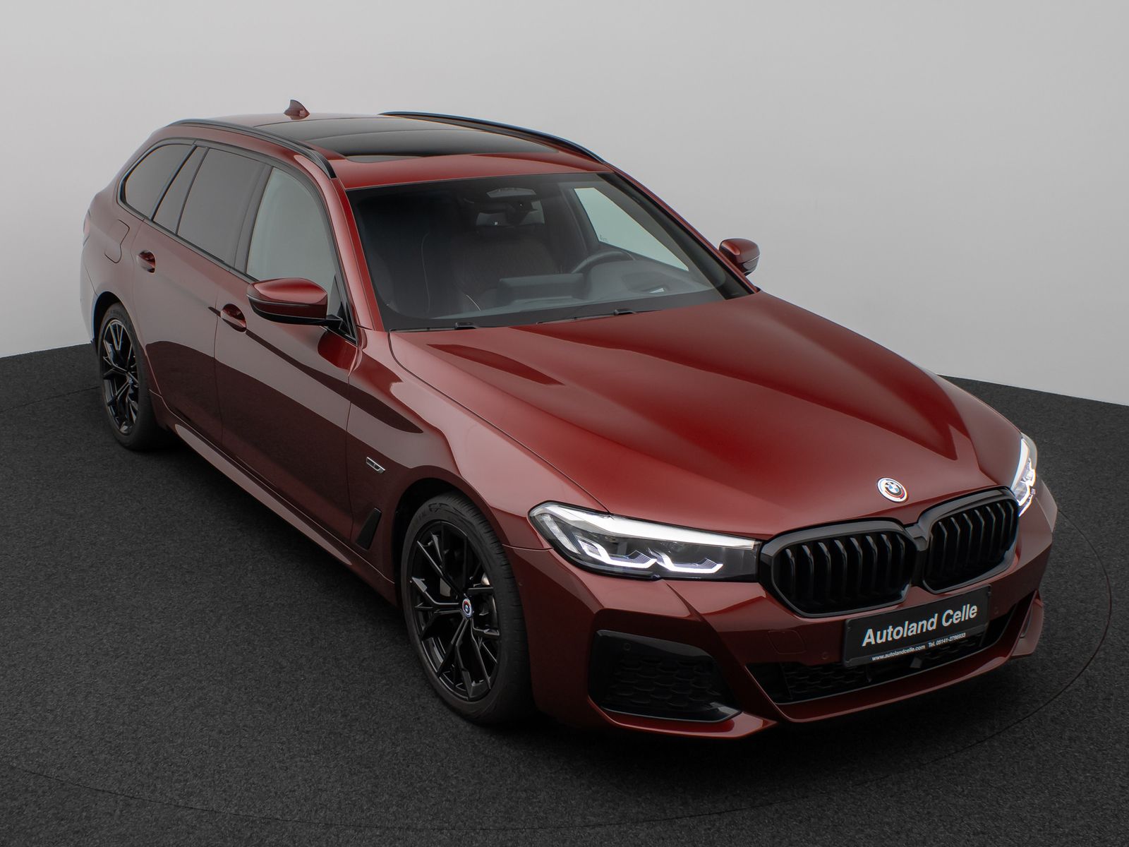 Fahrzeugabbildung BMW 530e M Sport Panorama Kamera HUD DAB H/K AHK 19"