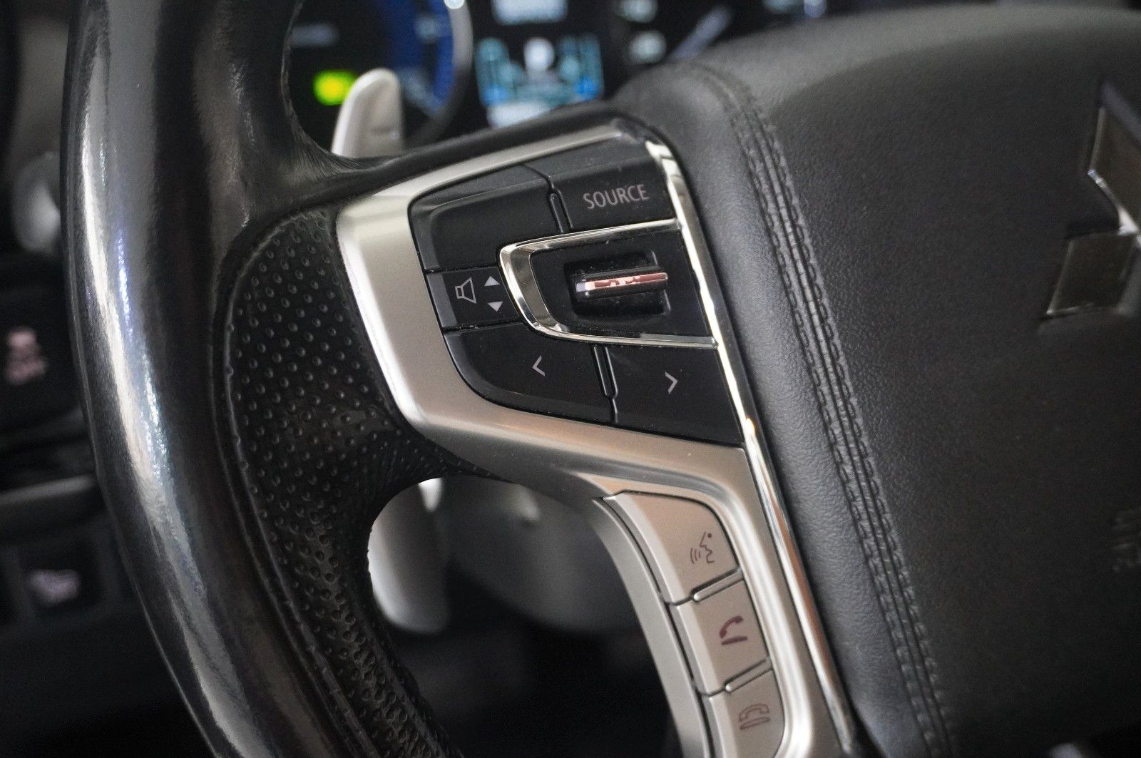 Fahrzeugabbildung Mitsubishi Outlander 2.4 PHEV 4WD NAVI/LED/KAMERA/DAB/AHK