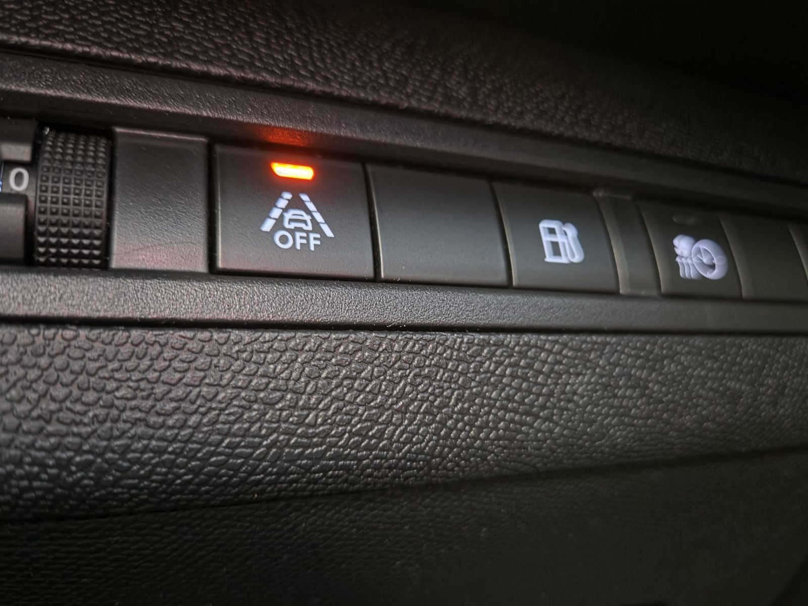 Fahrzeugabbildung Peugeot 3008 Hybrid 225 Roadtrip / LED/KAMERA/GARANTIE