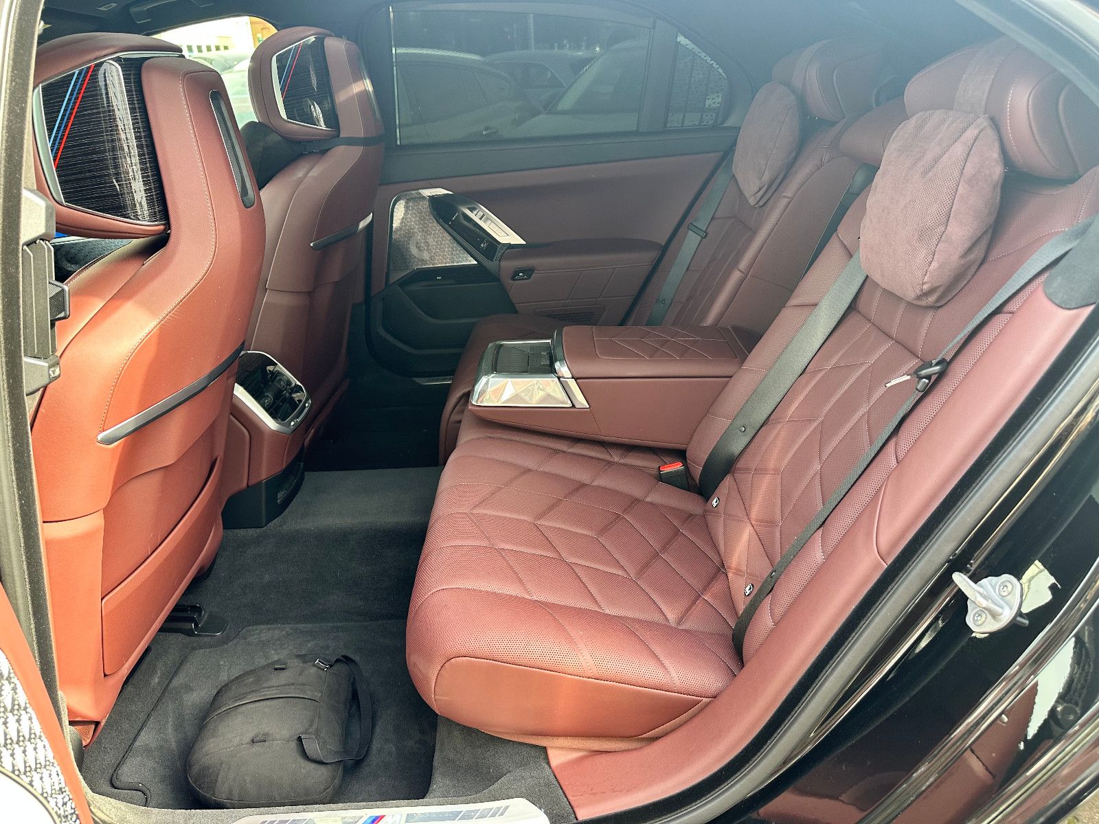 Fahrzeugabbildung BMW 740d LANG xDRIVE M SPORTPAKET*VOLL*