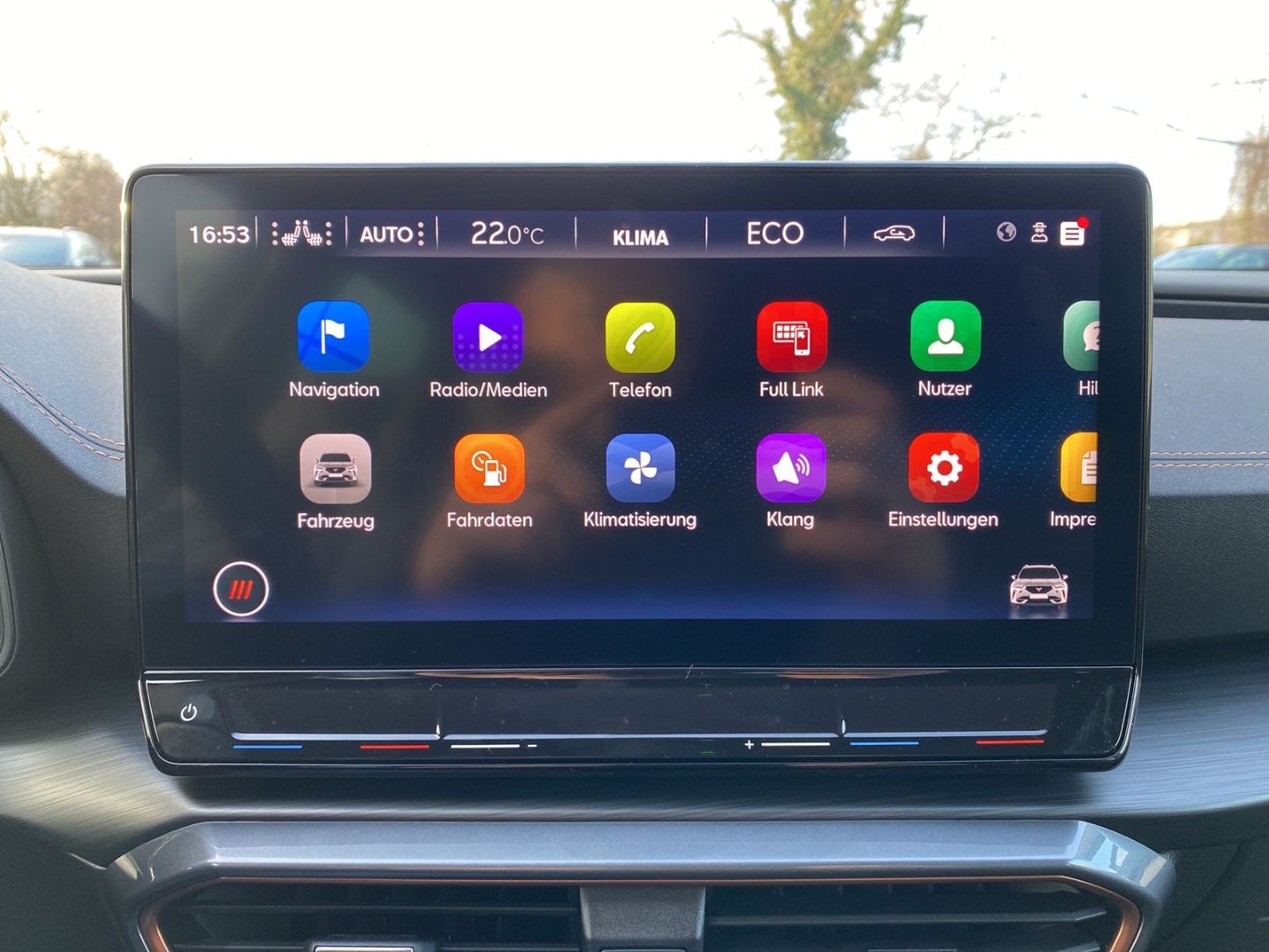 Fahrzeugabbildung CUPRA Formentor Basis e-HYBRID 1.4 EU6d* Navi* Memory
