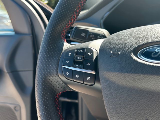 Kuga Plug-In Hybrid ST-Line X*PANO*B&O*ACC*