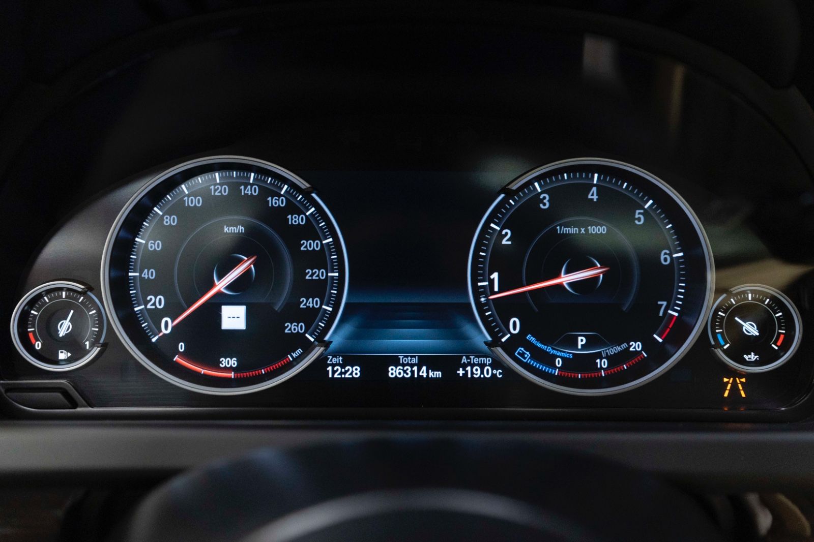 Fahrzeugabbildung BMW 650i xDrive Coupé INDIVIDUAL H&K LED KAM TOTW